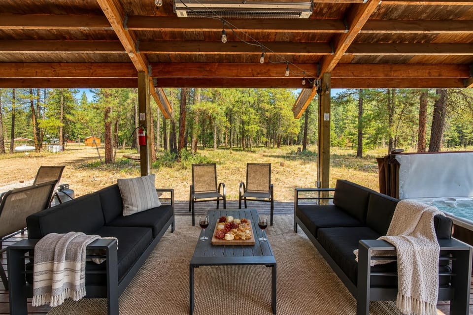 Pine Acres by NW Comfy Cabins Cabin in Washington