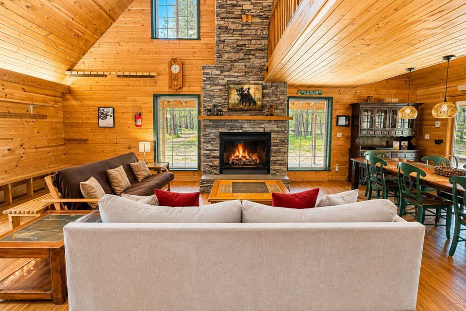 Pine Acres by NW Comfy Cabins Cabin in Washington