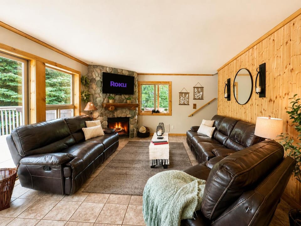 Riverwood Lodge House in Washington