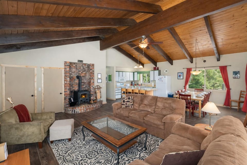 Maple Leaf Lodge by NW Comfy Cabins Cabin in Lake Wenatchee