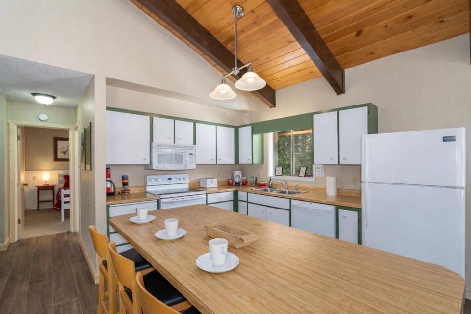 Maple Leaf Lodge by NW Comfy Cabins Cabin in Lake Wenatchee