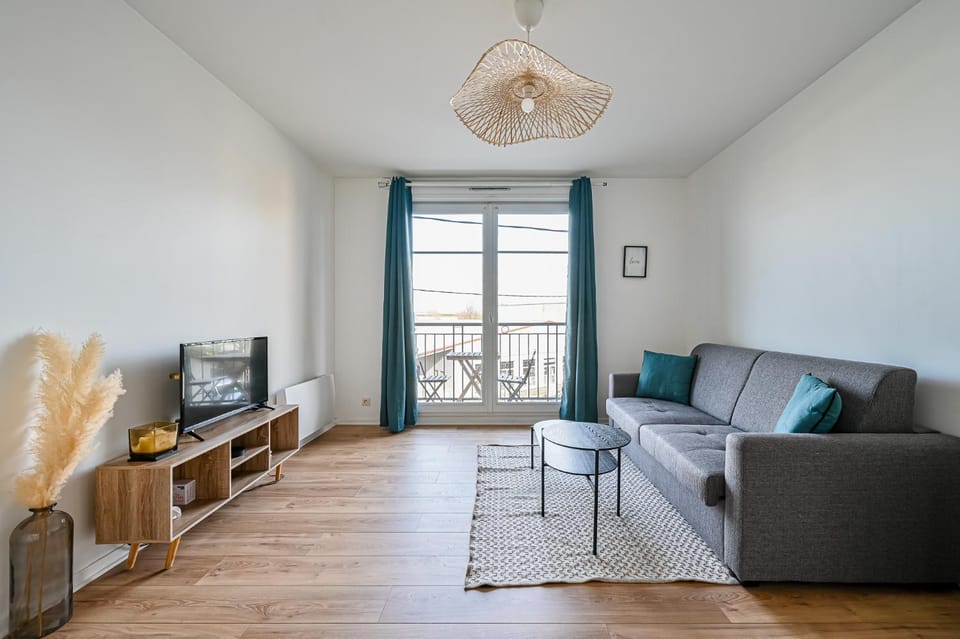 Le Cosy Paddock - Balcon - Proche Gare Apartment in Paris