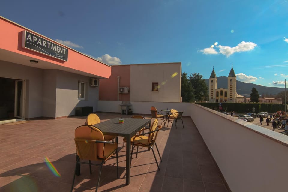 View (from property/room), Balcony/Terrace