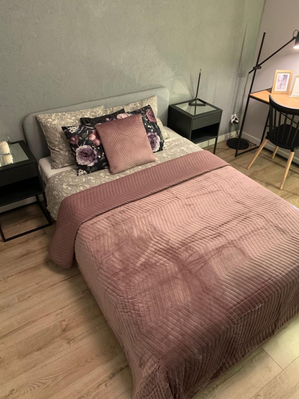 Seating area, Bedroom
