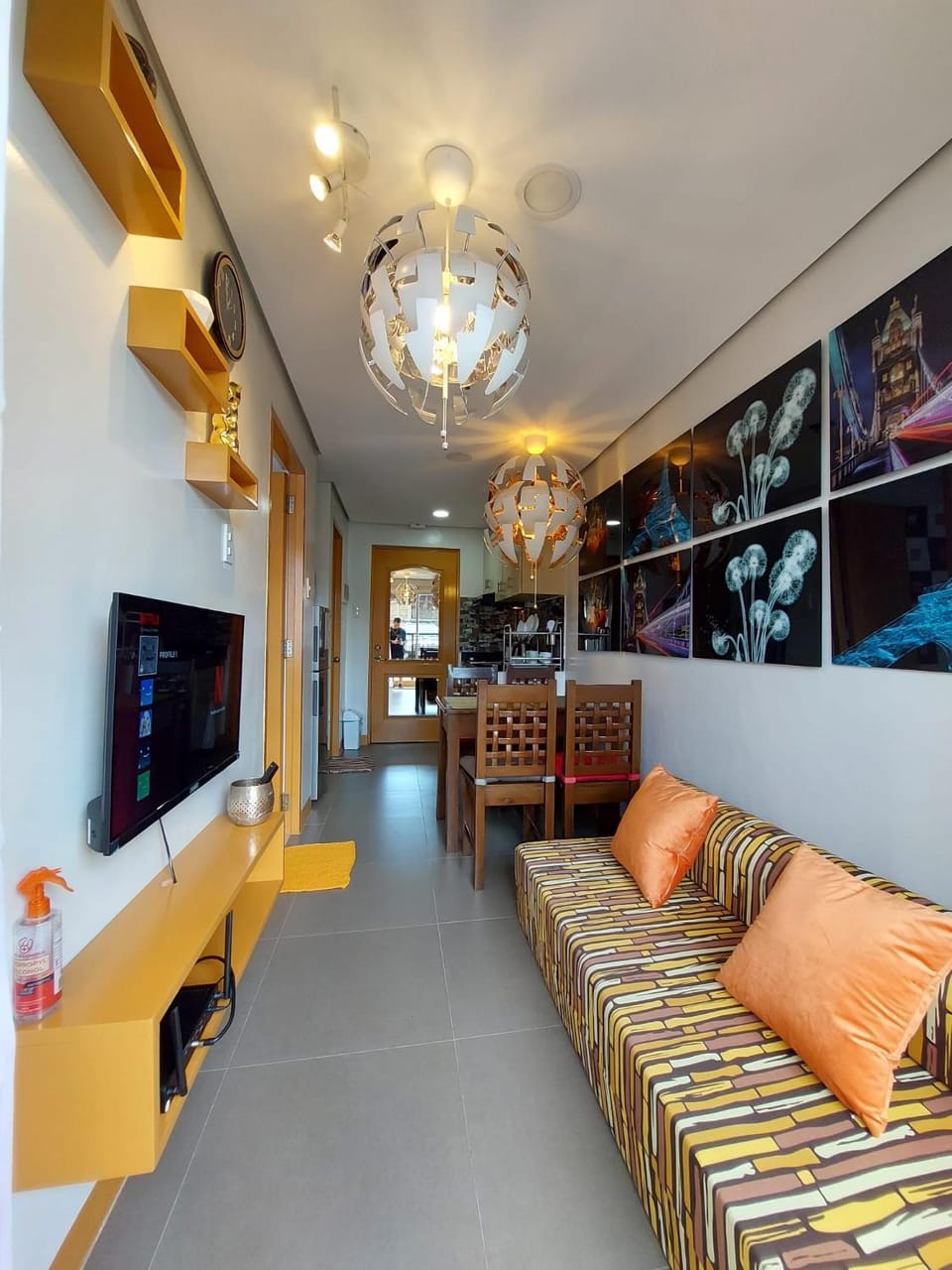 TV and multimedia, Living room, Seating area