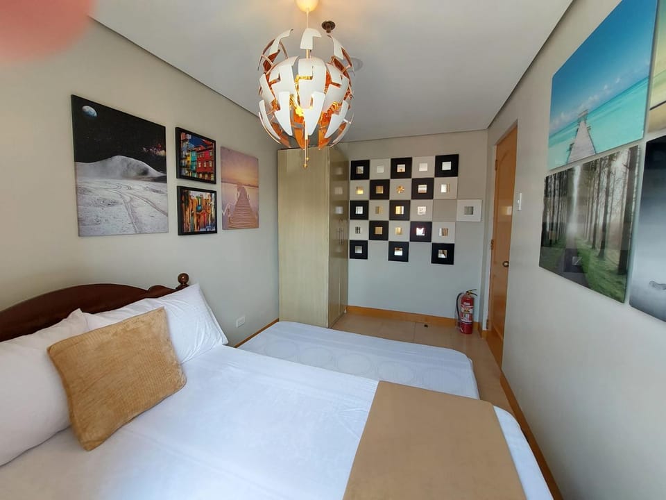 Bed, Photo of the whole room, Decorative detail, Bedroom