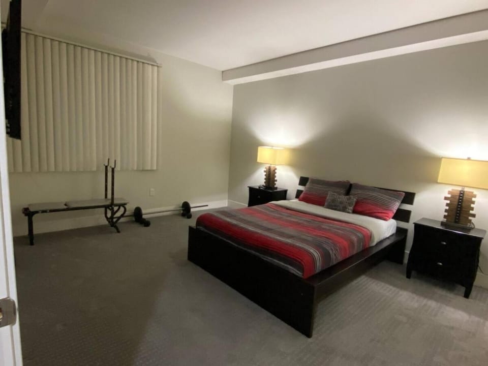Glendale Americana 2 Bedroom 2 Bathroom Condo House in Glendale