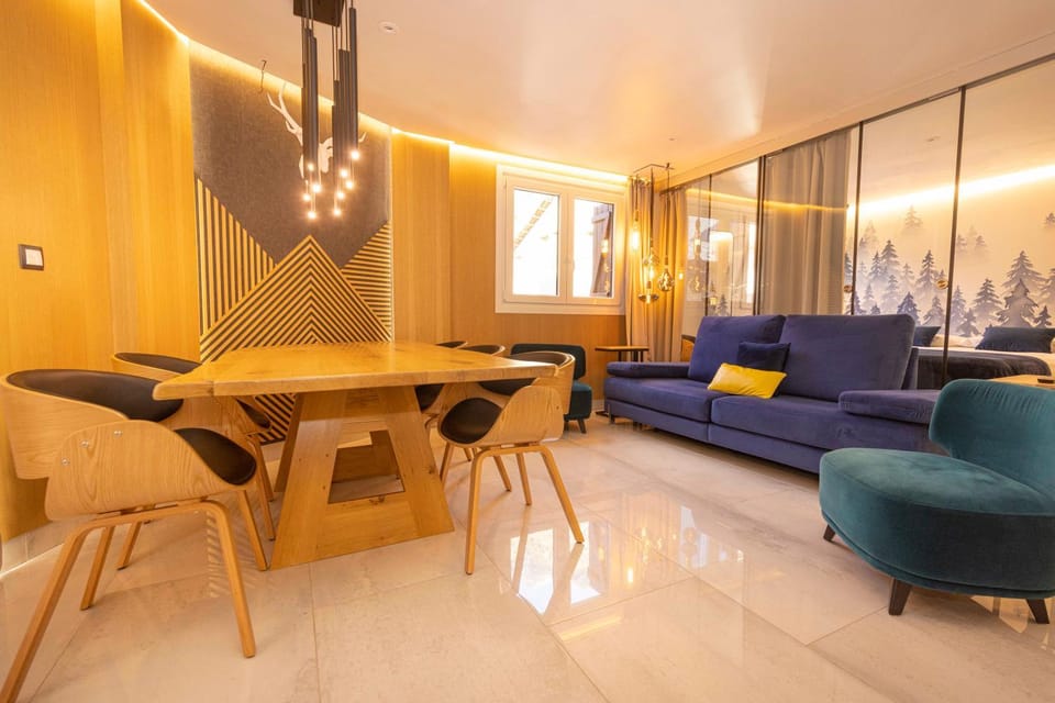 Living room, Dining area