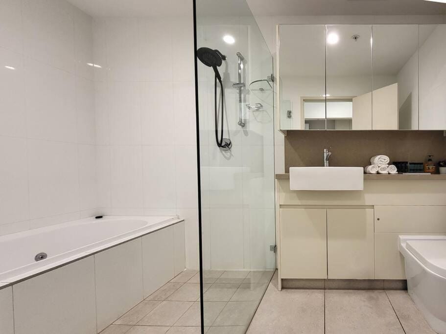 Spacious 3-Bed Penthouse with Perfect View Apartment in Sydney
