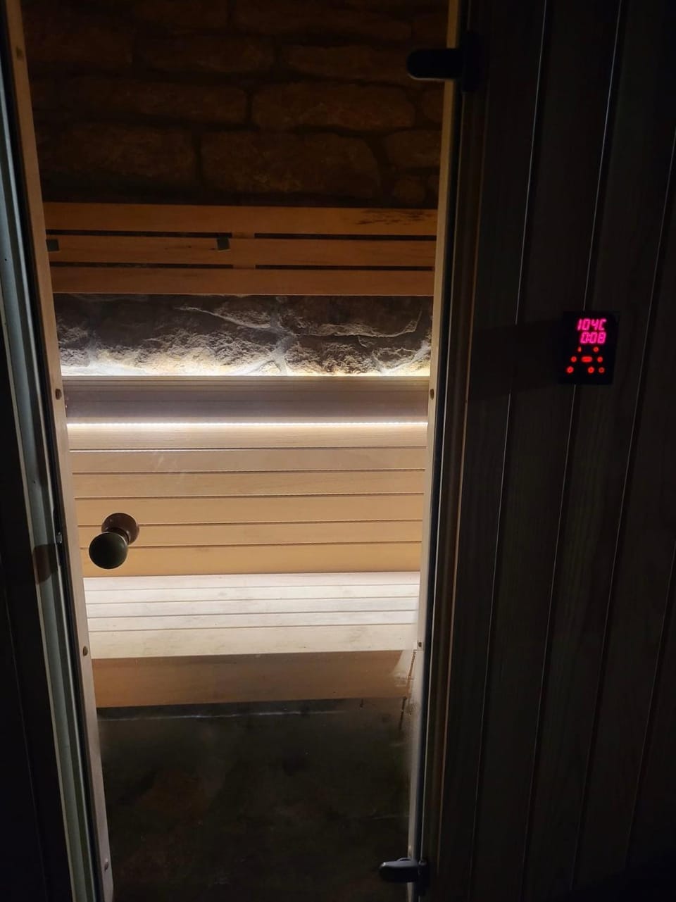 Communal lounge/ TV room, Sauna, Spa and wellness centre/facilities