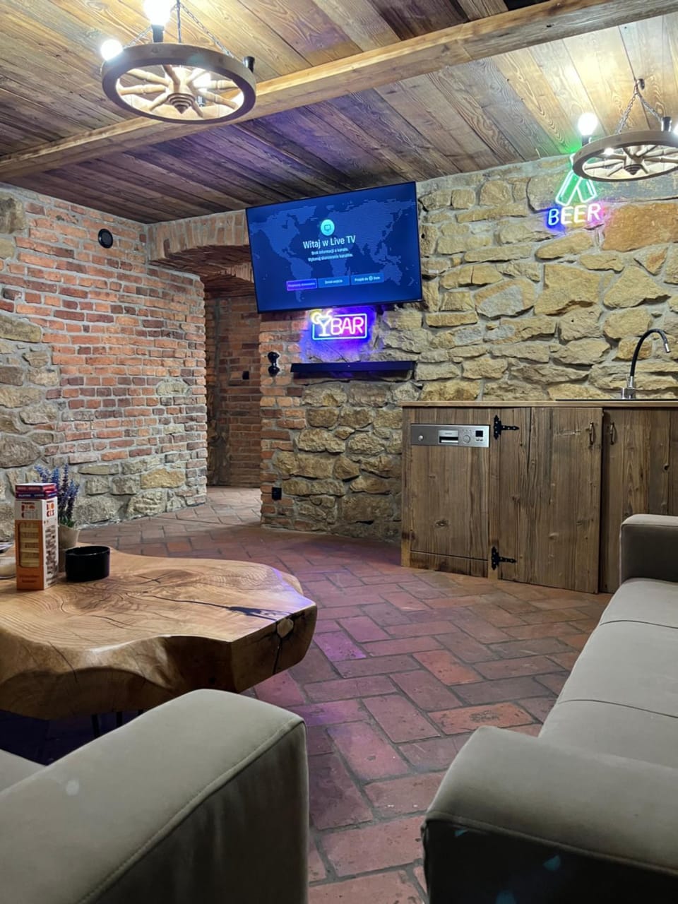 Communal lounge/ TV room, Communal lounge/ TV room