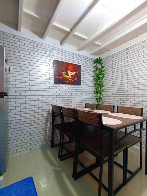 Special Big Loft Unit w/Netflix & Fibreop Internet Apartment in Lapu-Lapu City
