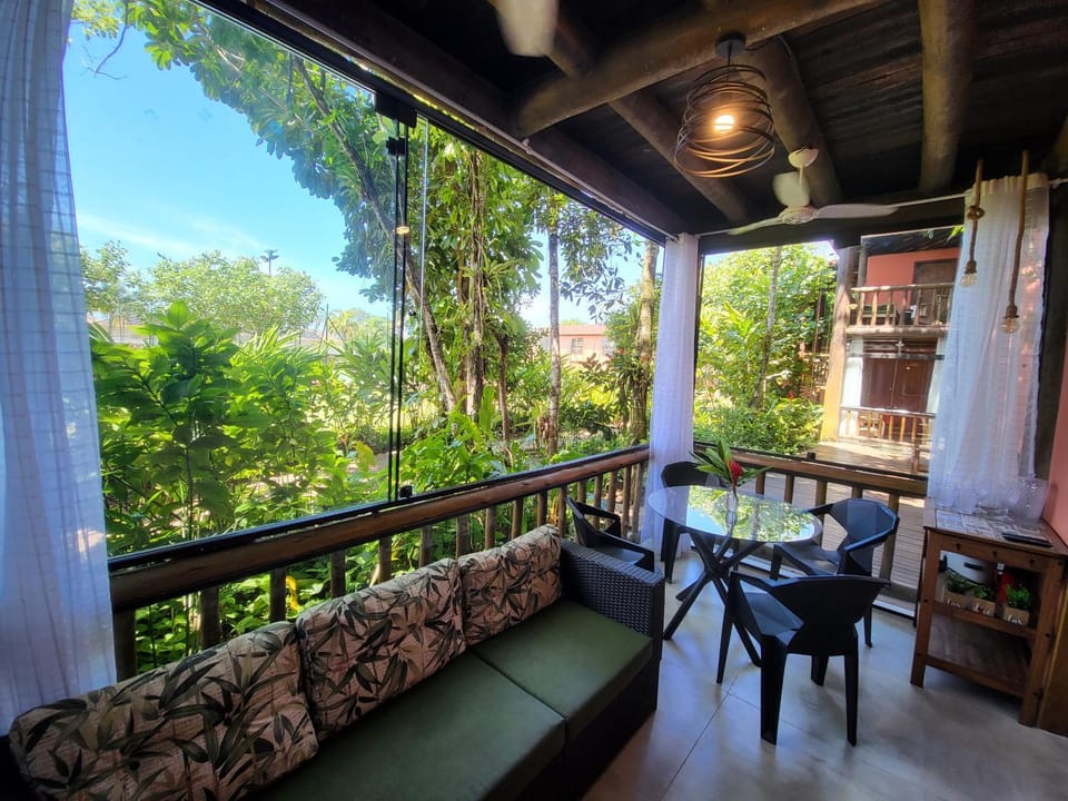 Patio, View (from property/room), Balcony/Terrace, Balcony/Terrace, Living room, Seating area, Dining area, Garden view