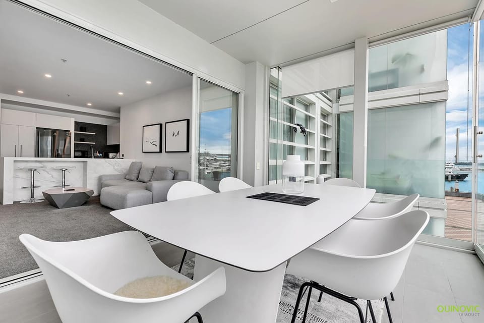 QV Stays Modern Waterfront Stunner Apartment in Auckland