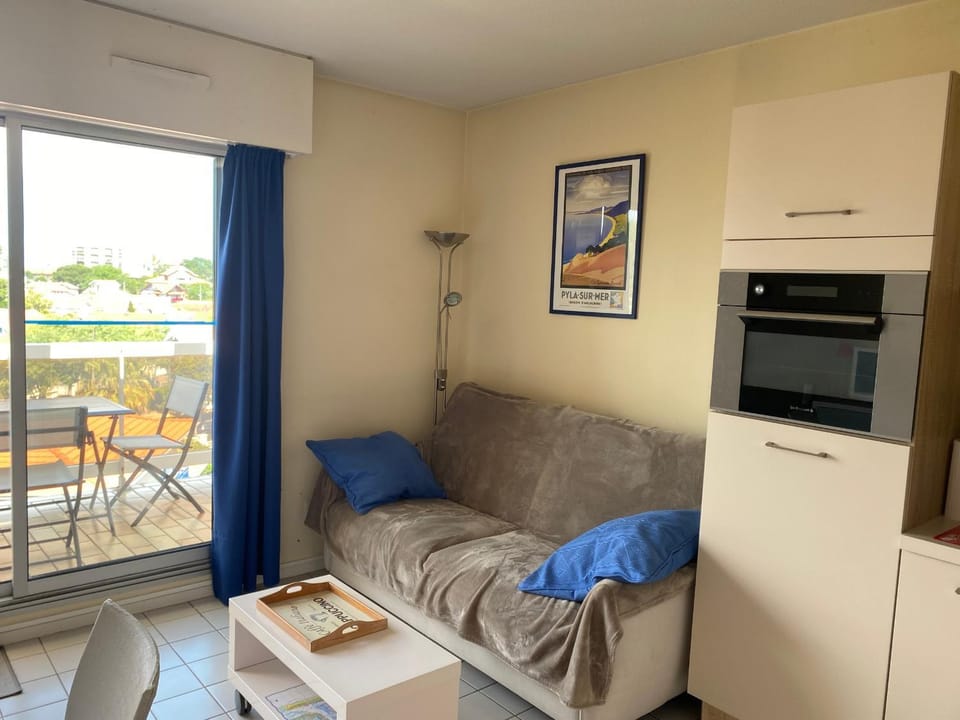 Studio Cabine - Centre Ville, Proche Plage et Casino, Parking Sécurisé, Balcon et Équipements Complets - FR-1-319-495 Cabin in Arcachon