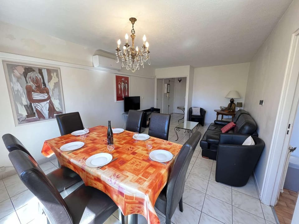 Appartement T3 Climatisé, 2 Chambres, Balcon, Parking, Proche Plage, Lave-linge Apartment in Agde