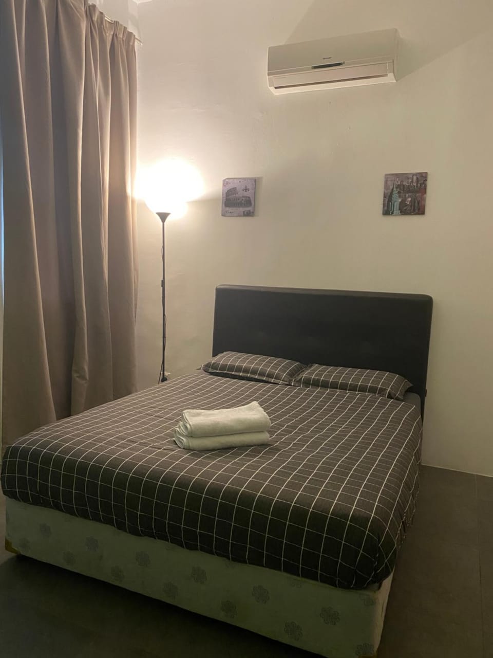 Bed, Bedroom, towels, air conditioner