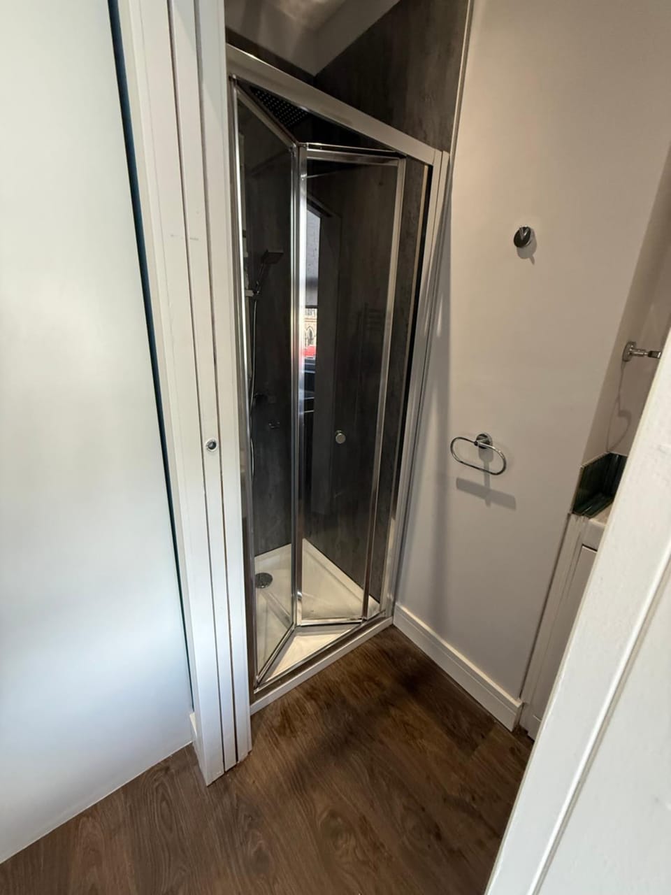Turquoise Garden Apartment in Macclesfield