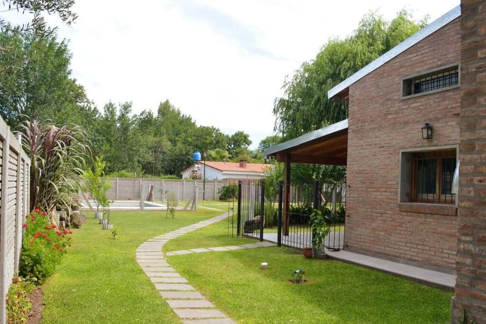 Property building, Day, Garden, Garden view