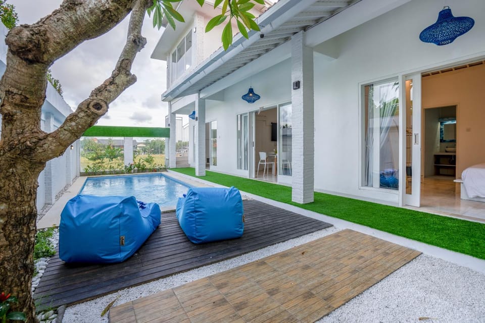 Property building, Swimming pool