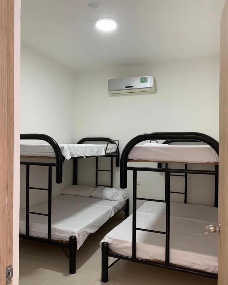 Bedroom, air conditioner