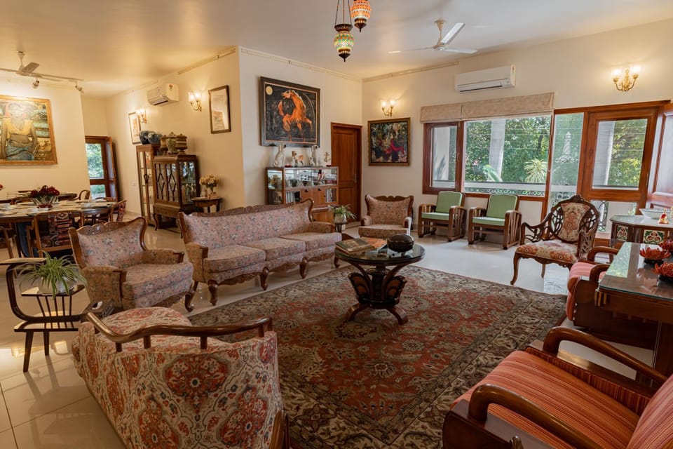 Living room, Seating area