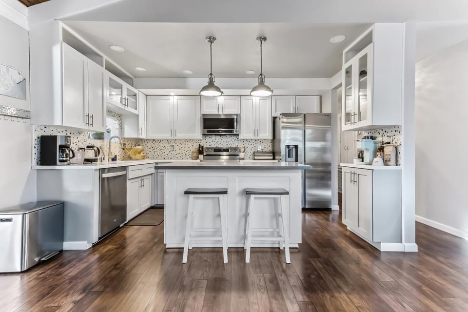 Kitchen or kitchenette, dishwasher, minibar, pet friendly, stove, toaster