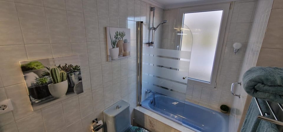 Bathroom, Bath, towels