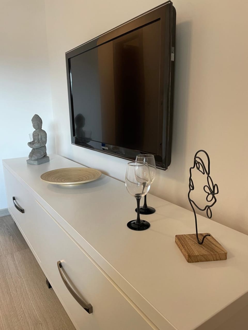 Communal lounge/ TV room, TV and multimedia, Decorative detail, Evening entertainment