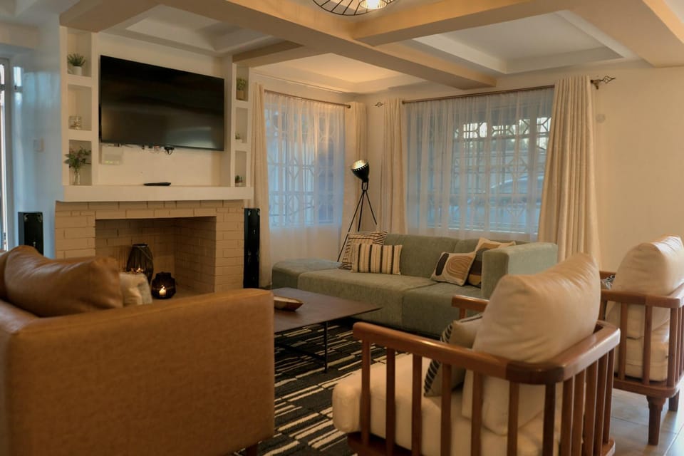 Communal lounge/ TV room, TV and multimedia, Living room, Seating area