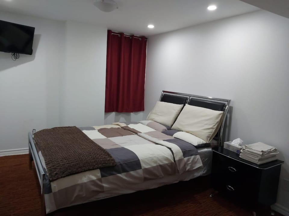 Guest House Room No 02 Bed and Breakfast in Milton