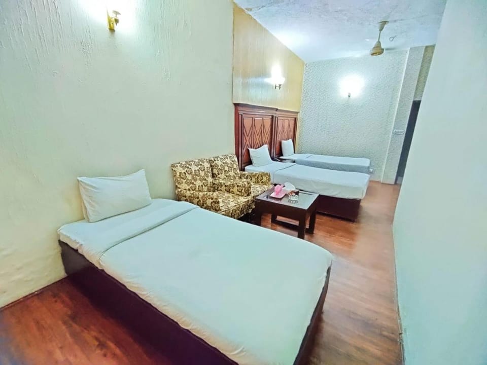 Bedroom, Breakfast