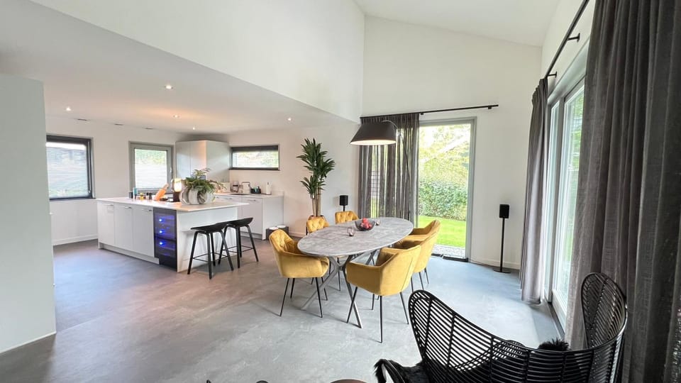 Living room, Seating area, Dining area