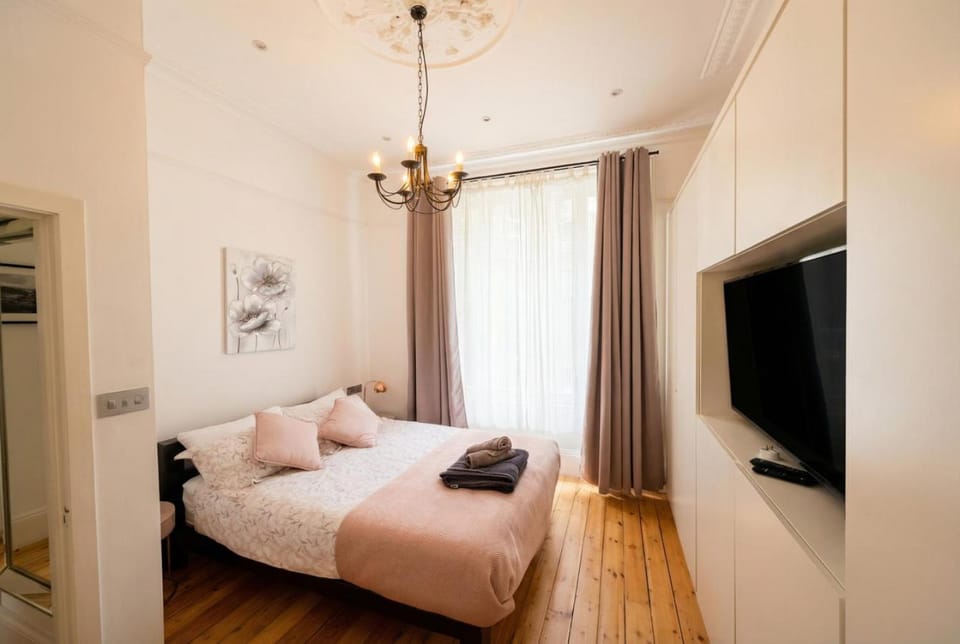 Large London apartment in Premium Location Apartment in City of Westminster