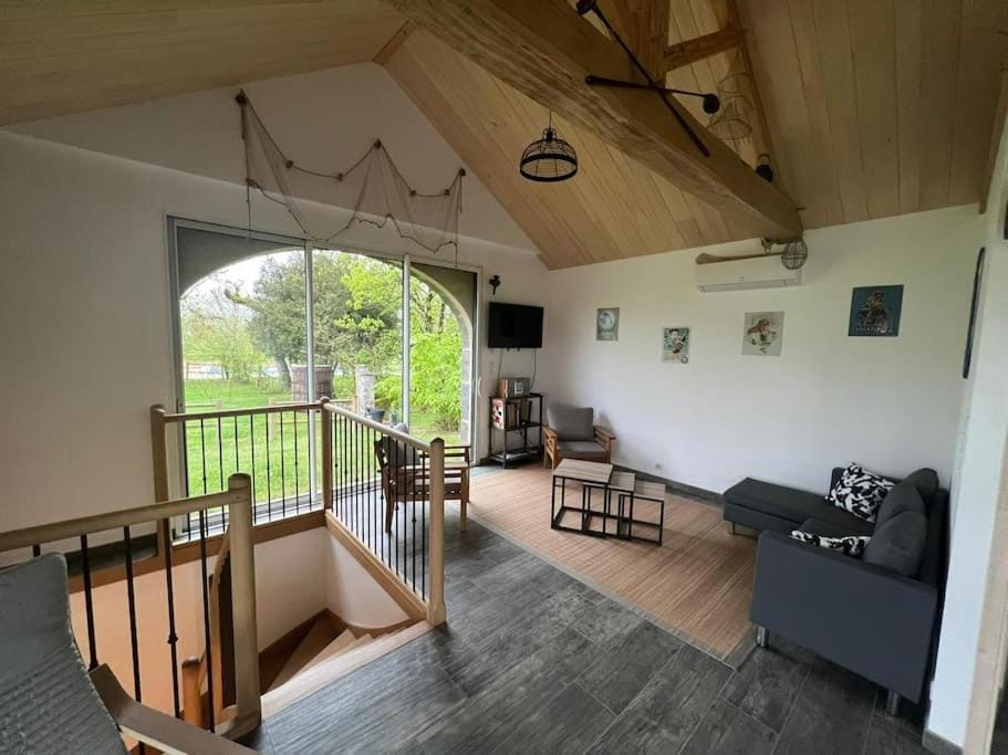 Country house with swimming pool Le Moulinas House in Occitanie