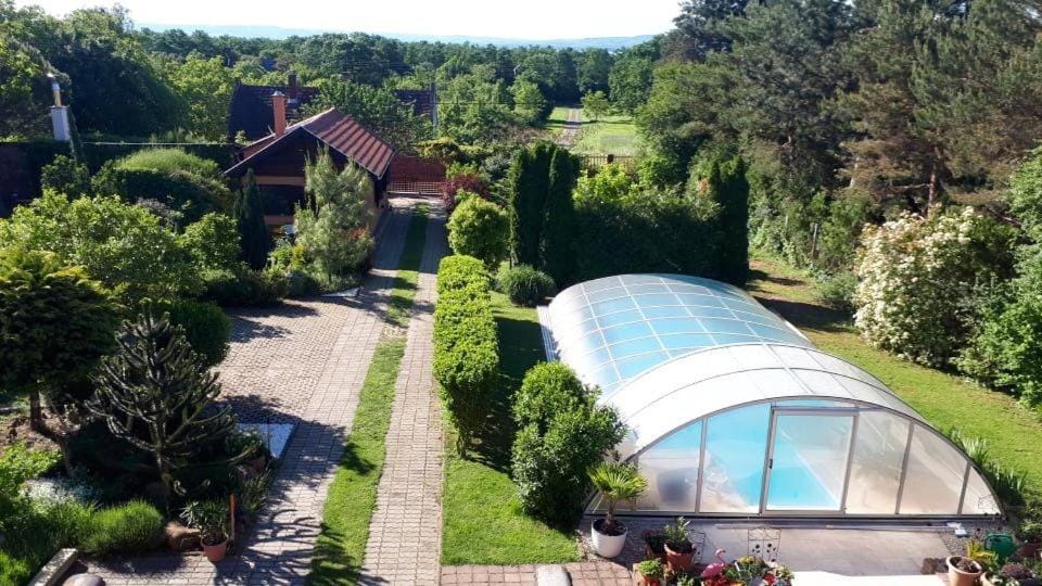 Garden, Swimming pool