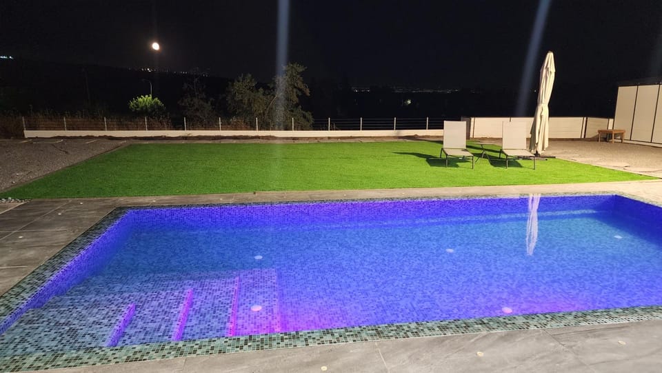 Night, Swimming pool, sunbed