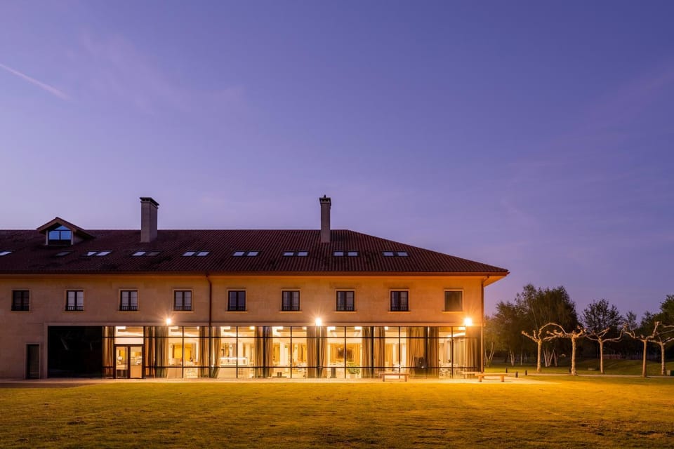 Restaurant/places to eat, Off site, Night, Sunset