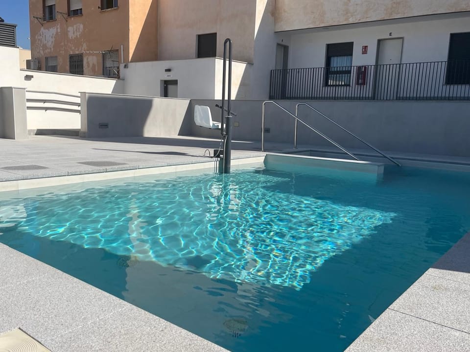Swimming pool, Swimming pool