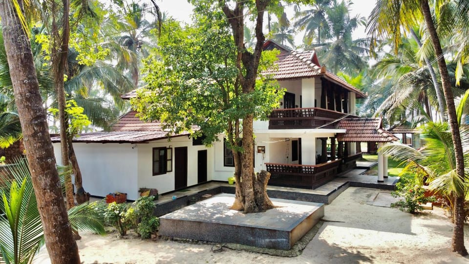 Property building, Day, Garden, Garden view