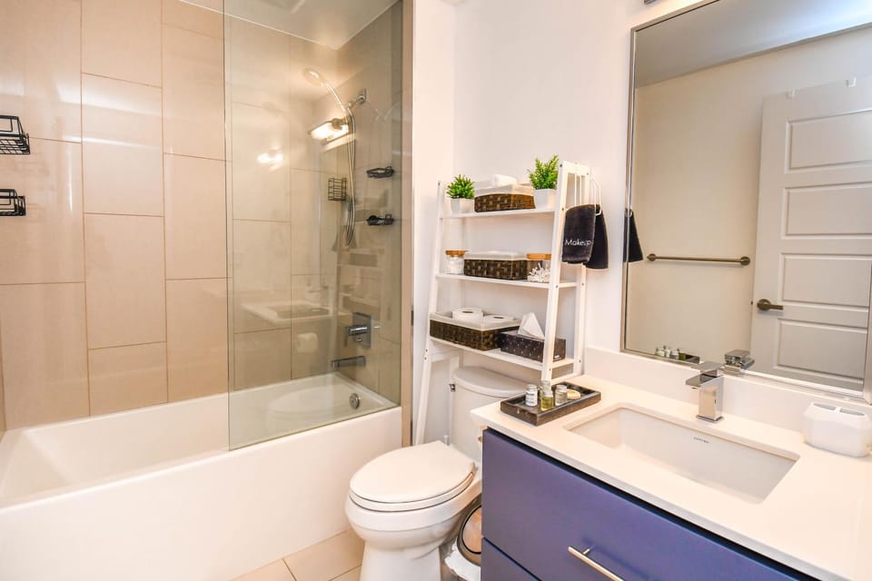 Shower, Toilet, Bathroom, Bath