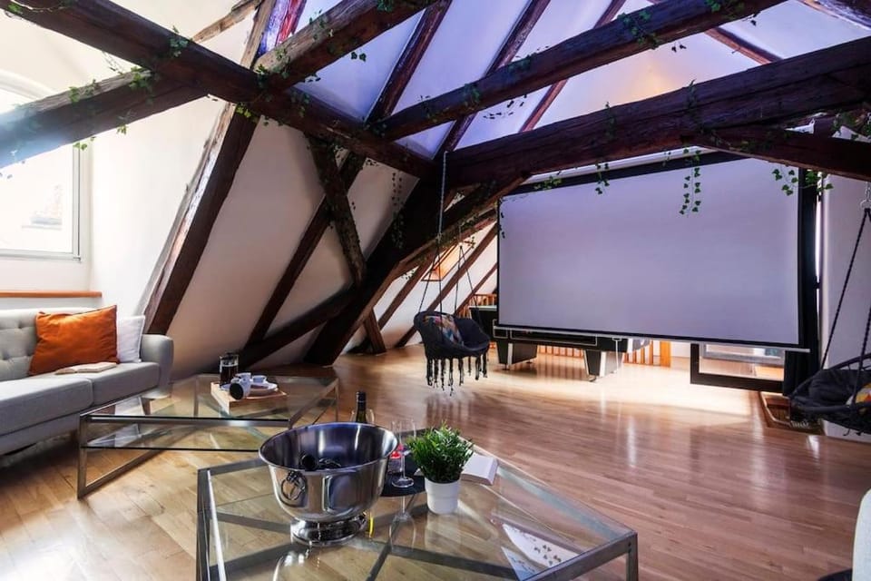 TV and multimedia, Dining area