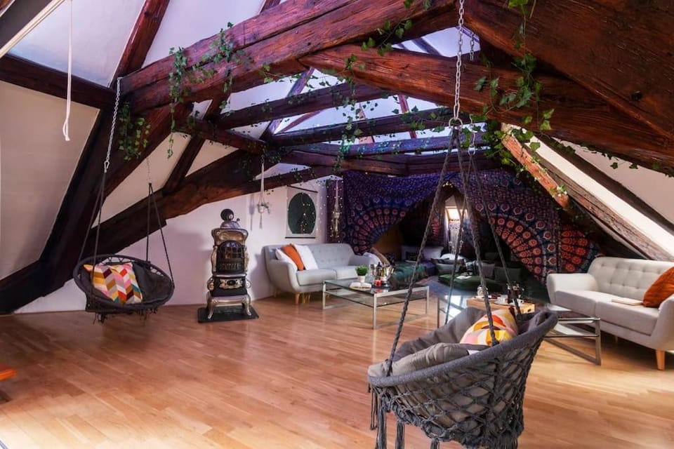 Living room, Seating area