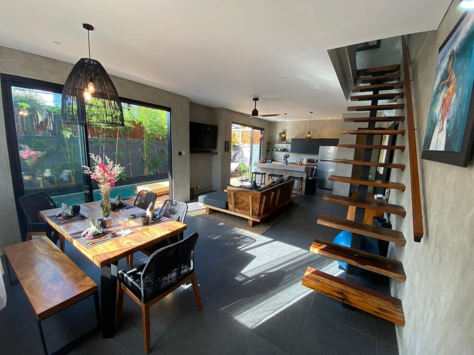 Living room, Dining area