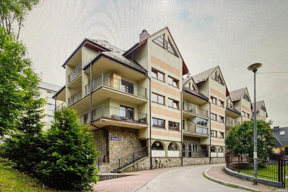 Property building, Neighbourhood