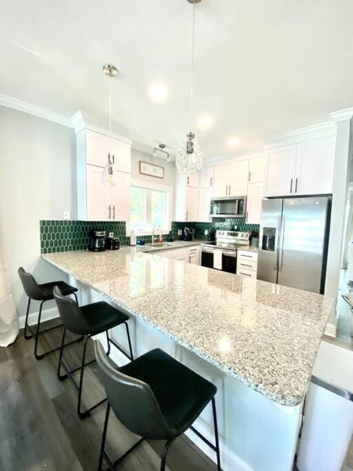 Henderson Haven 4 BR / 3 BA Villa, Steps to Beach Villa in Wrightsville Beach