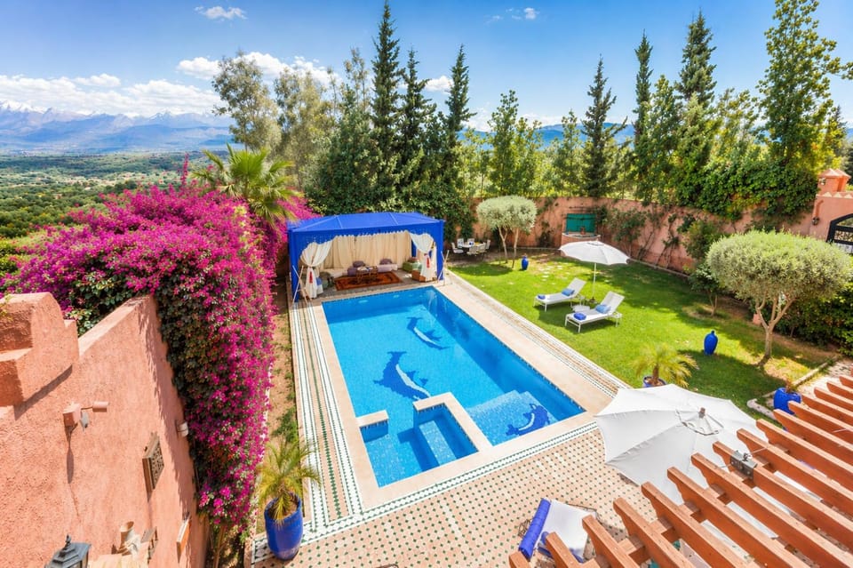 Natural landscape, Garden, Garden view, Mountain view, Pool view, Swimming pool