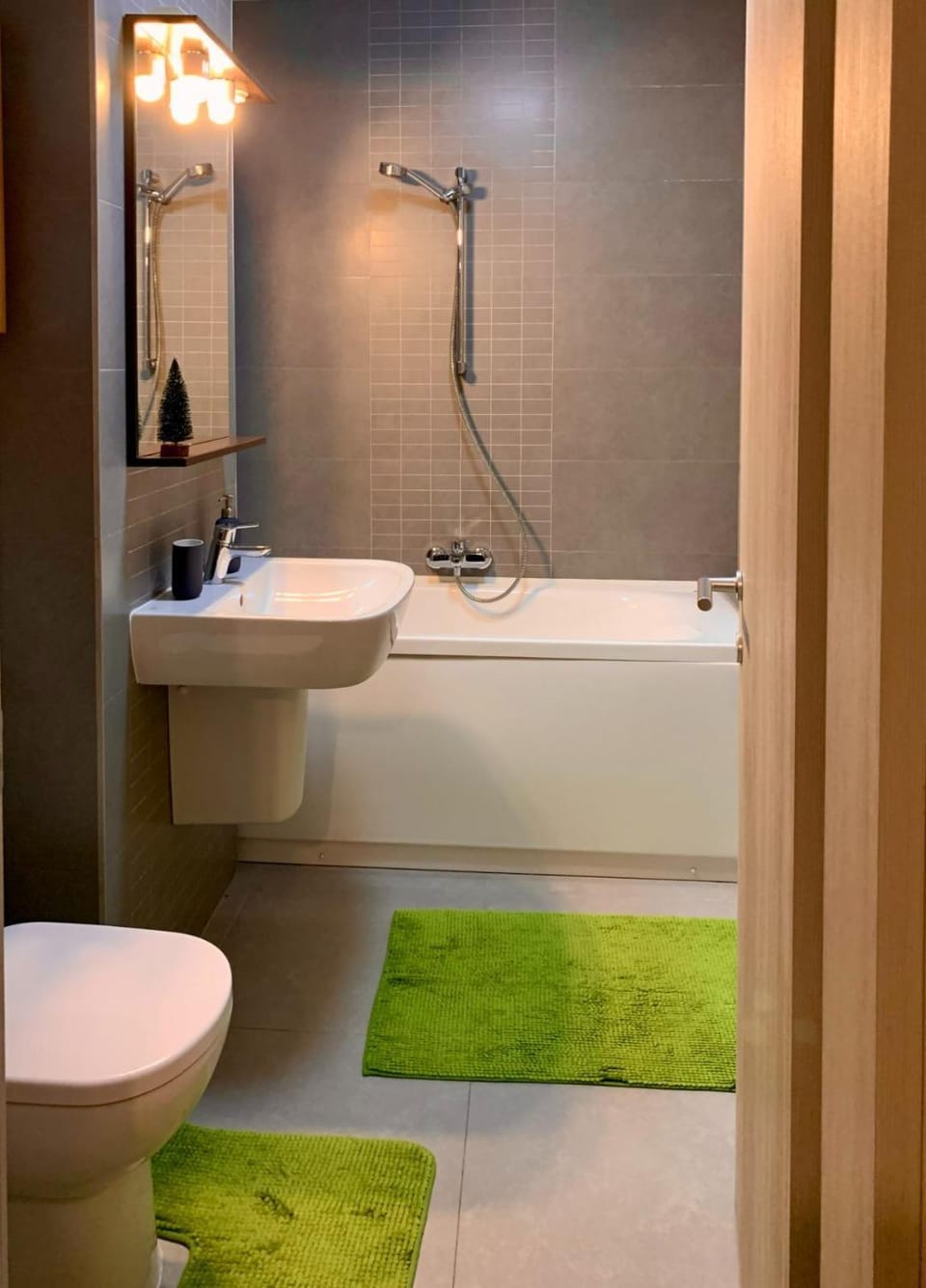 Bathroom, Bath