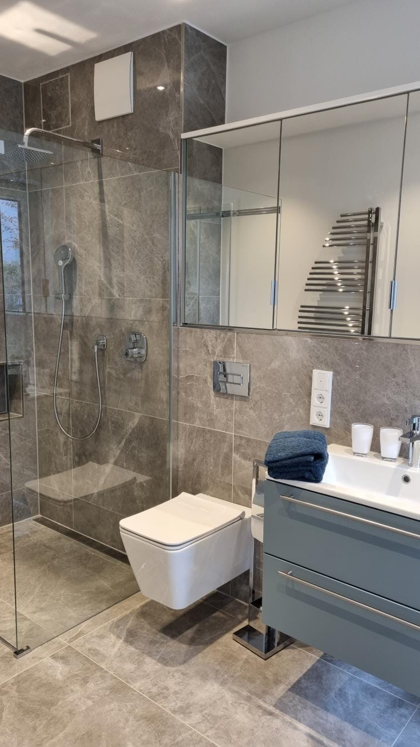 Shower, Toilet, Bathroom