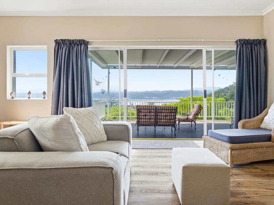 Living room, Seating area, Mountain view